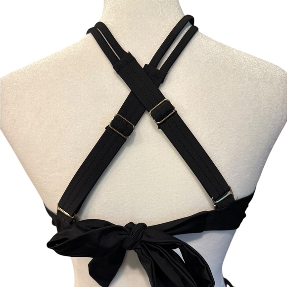 Time and Tru Black Halter Bikini with Keyhole Detail Bottoms detail on sides MED - Picture 7 of 9